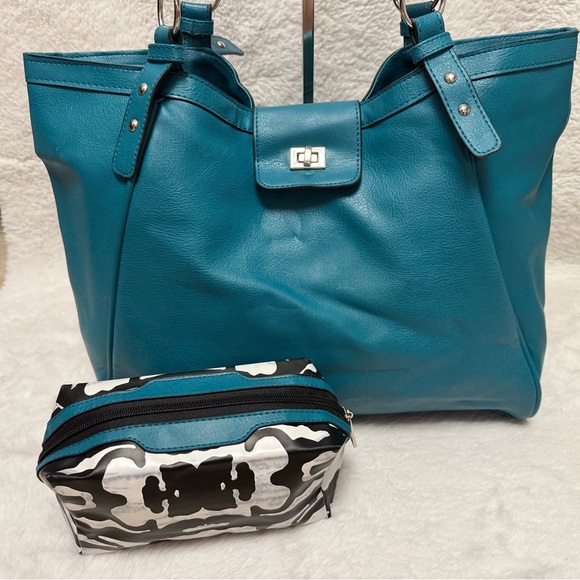 Unbranded Handbags - Stylish Blue Leather Tote Bag